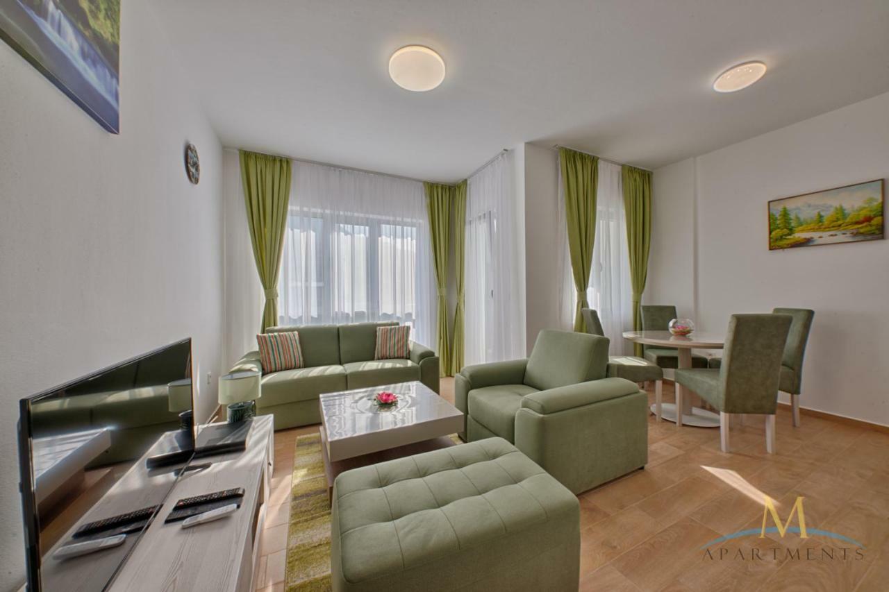 M Apartman *